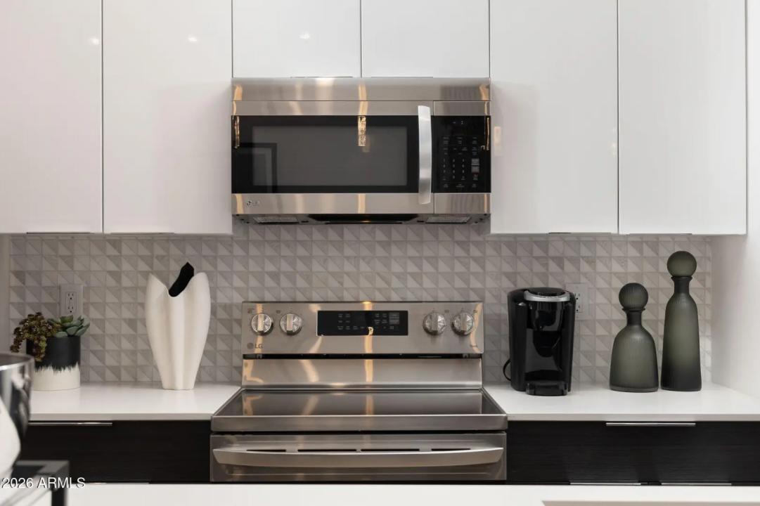 Real Estate Picture 19