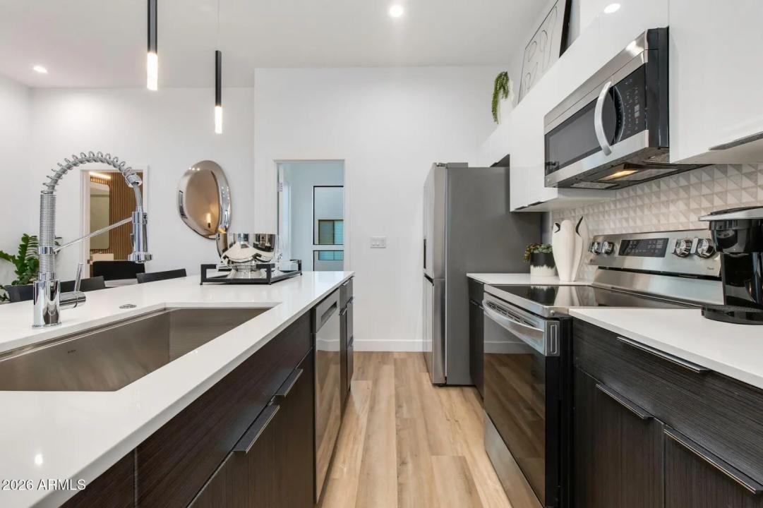 Real Estate Picture 21