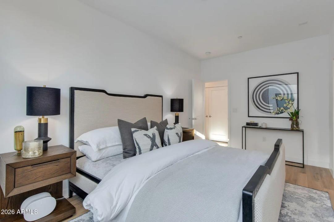 Real Estate Picture 32