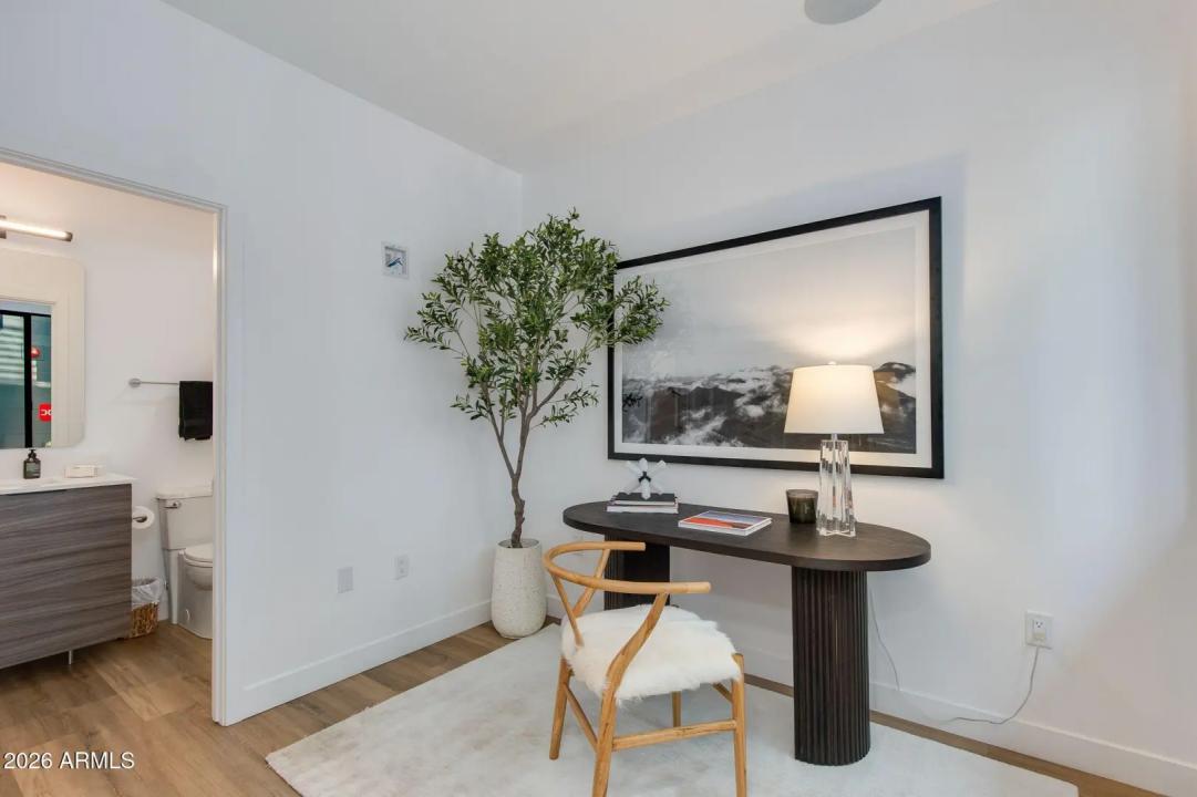 Real Estate Picture 12