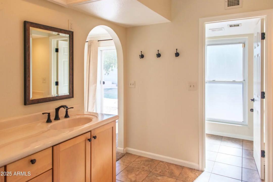 Real Estate Picture 13