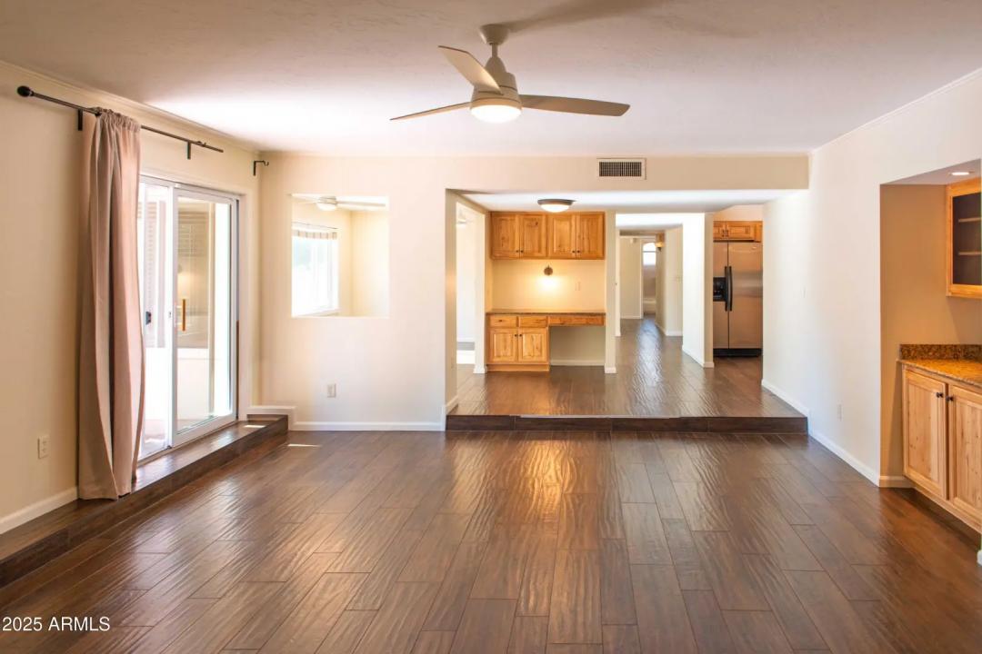 Real Estate Picture 4