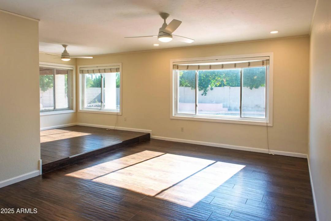 Real Estate Picture 18