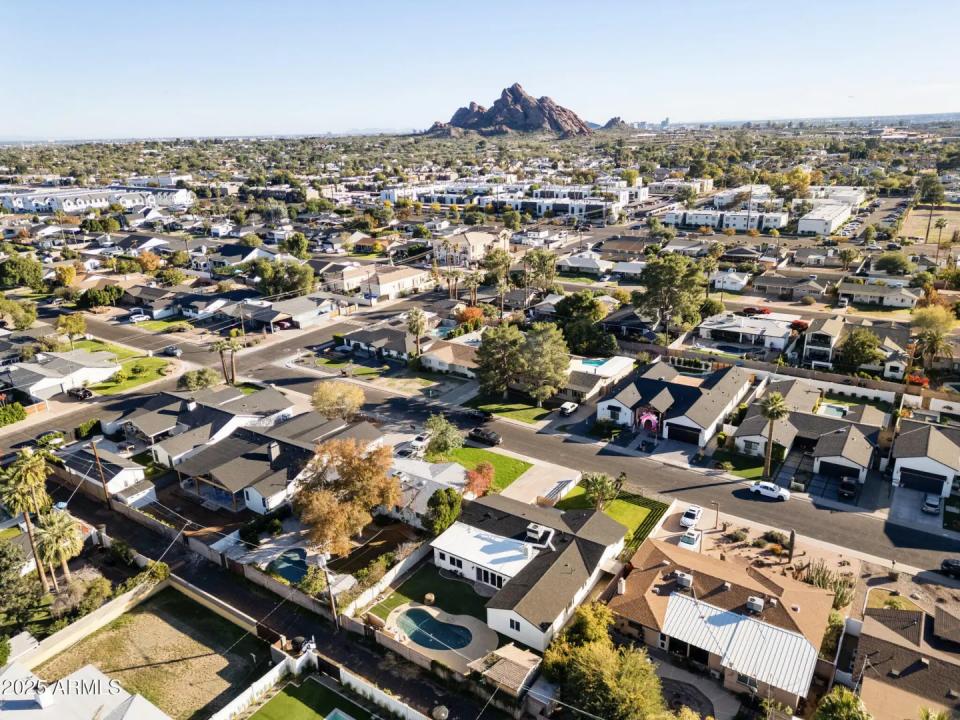 Real Estate Picture 27