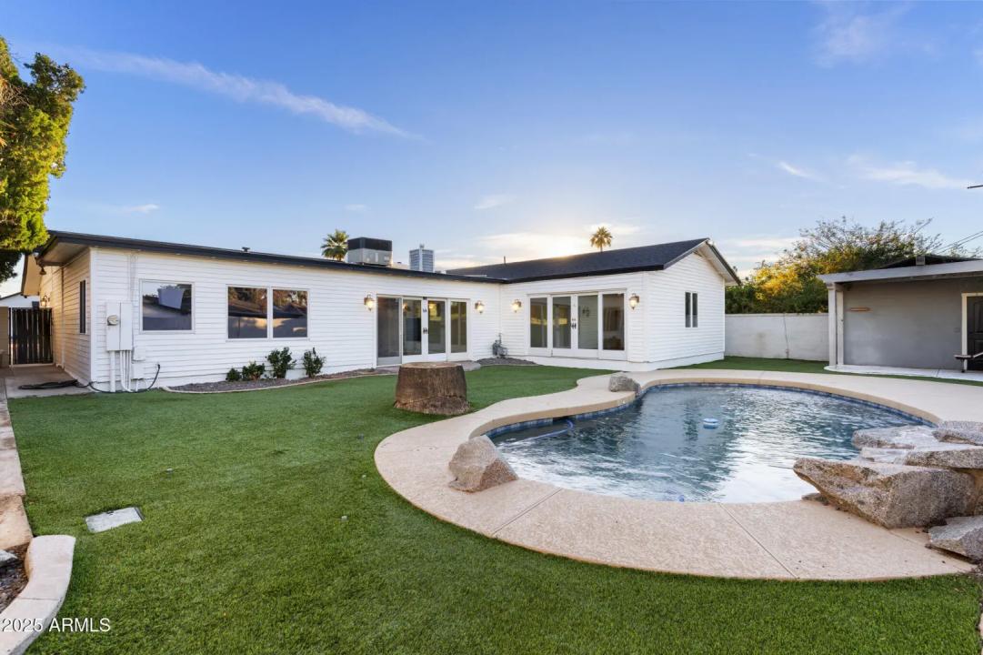 Real Estate Picture 6