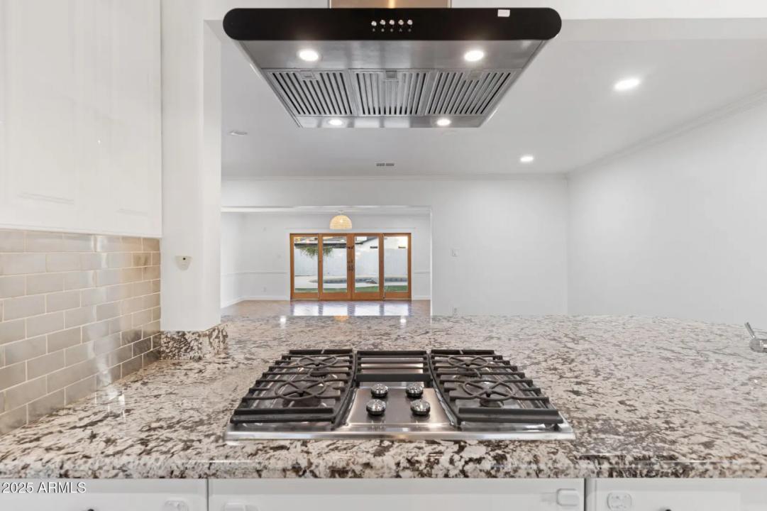 Real Estate Picture 10