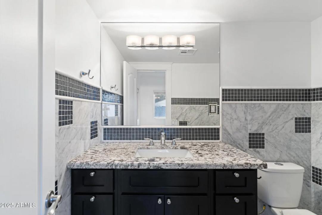 Real Estate Picture 14