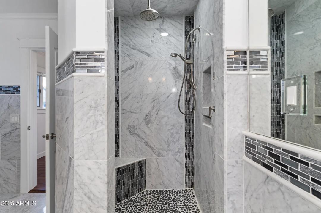 Real Estate Picture 18