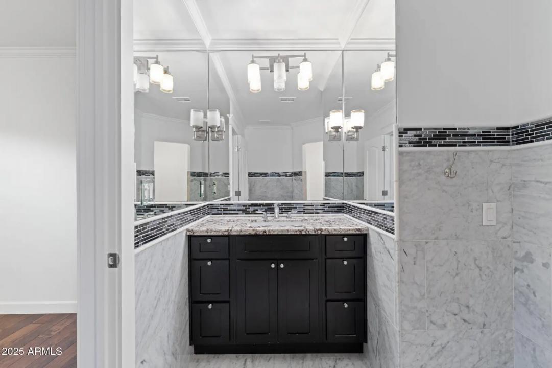 Real Estate Picture 20