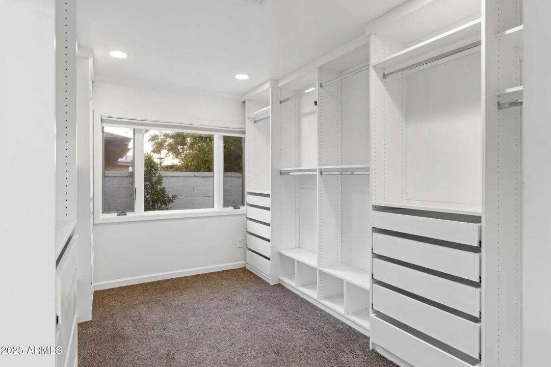 Real Estate Picture 23