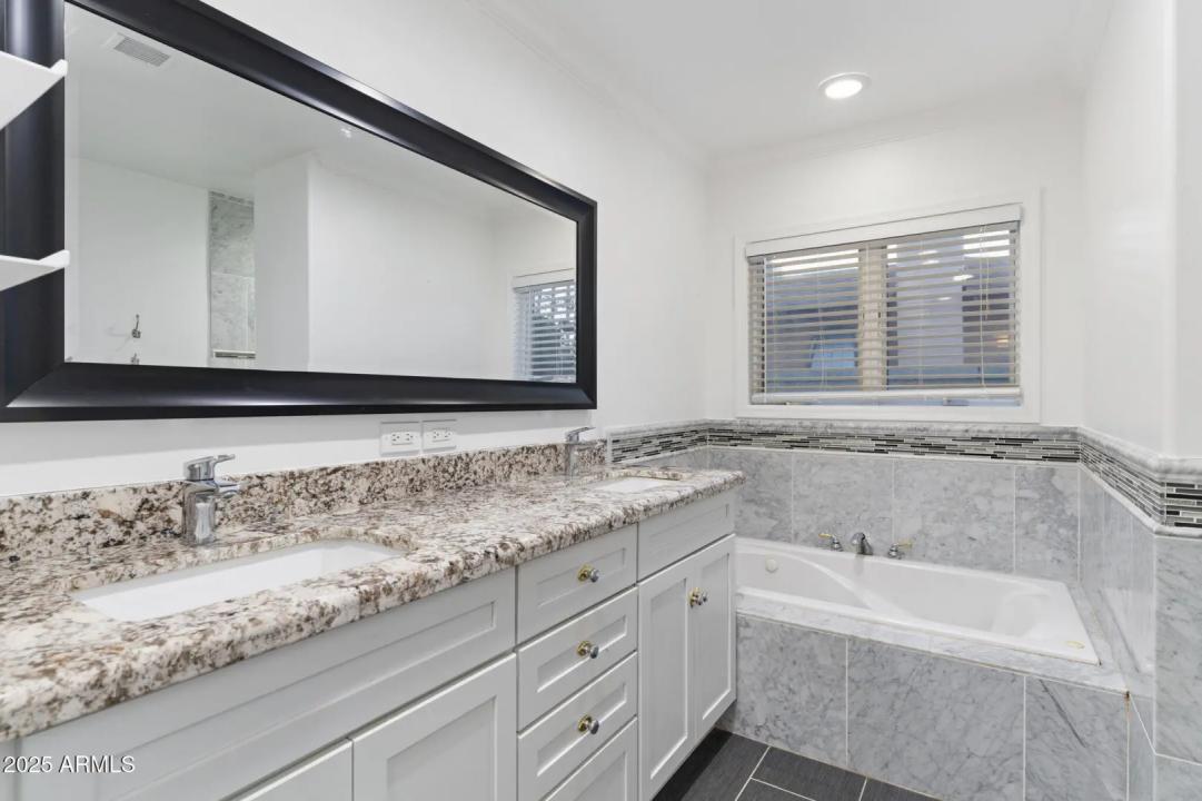 Real Estate Picture 25