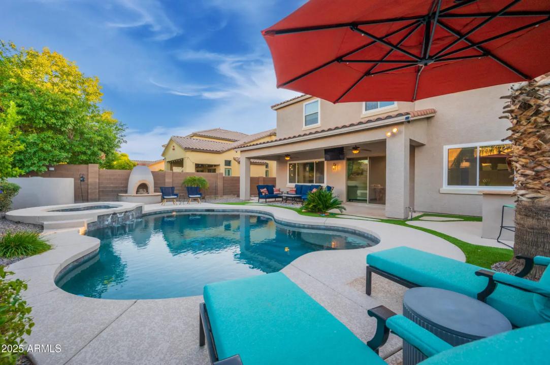 Real Estate Picture 8