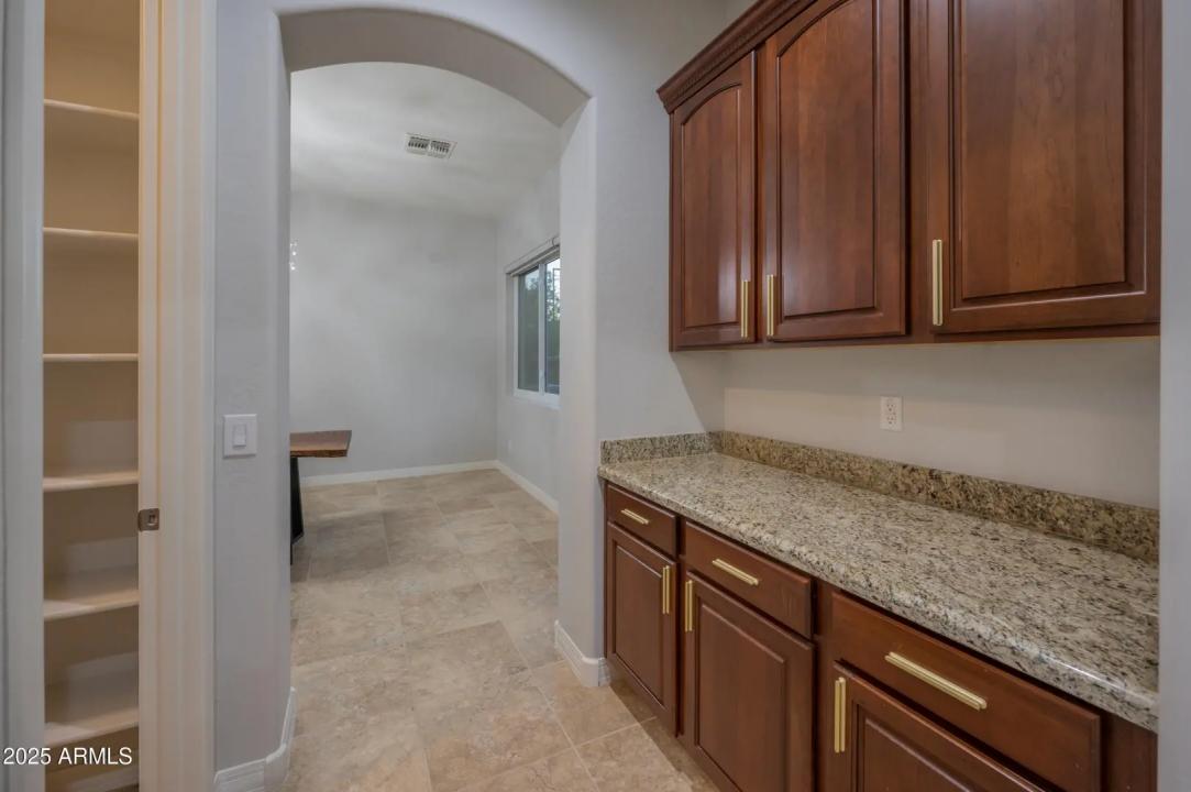 Real Estate Picture 28