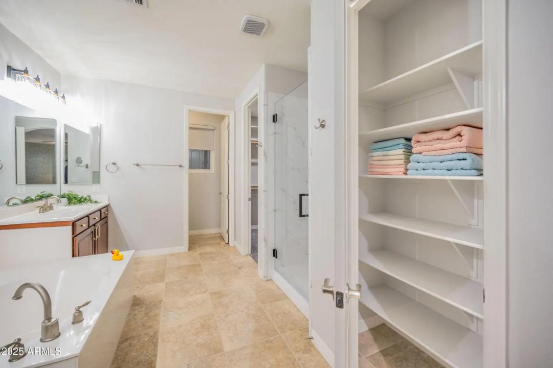 Real Estate Picture 43