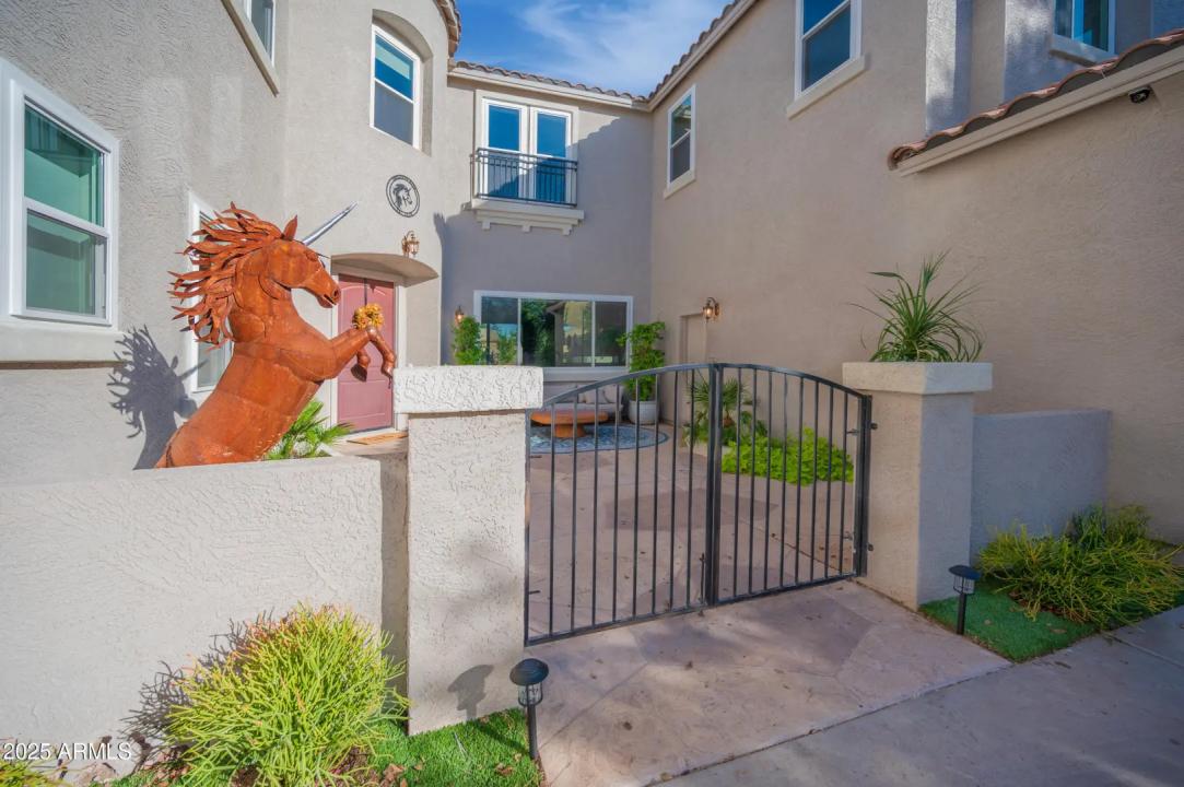 Real Estate Picture 3