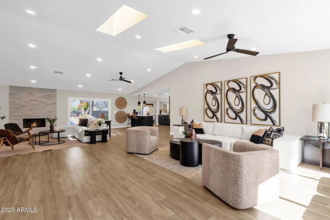 Real Estate Picture 14