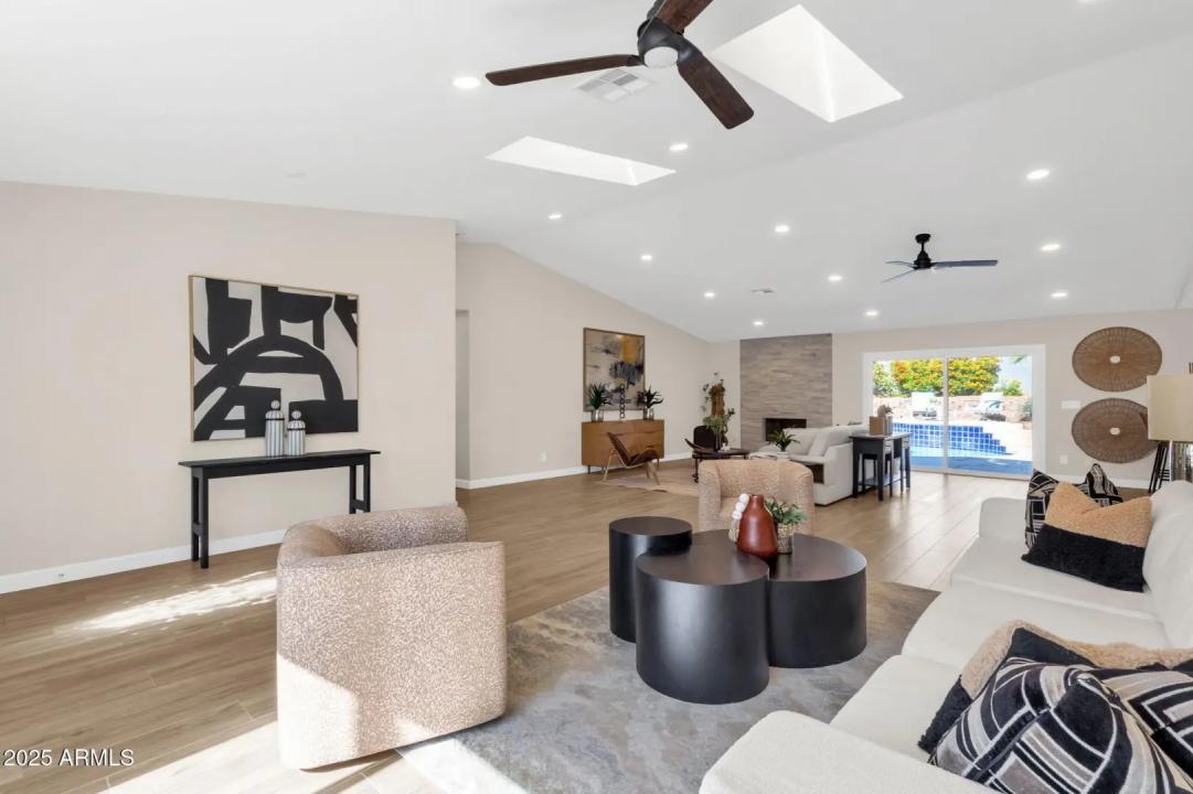 Real Estate Picture 15