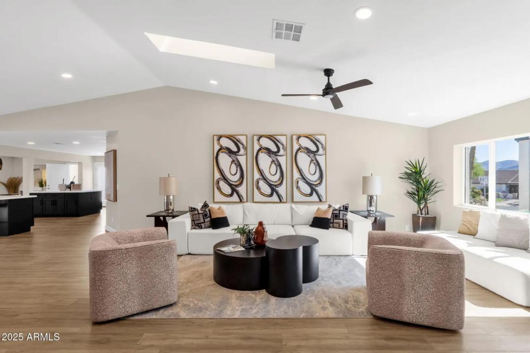 Real Estate Picture 17