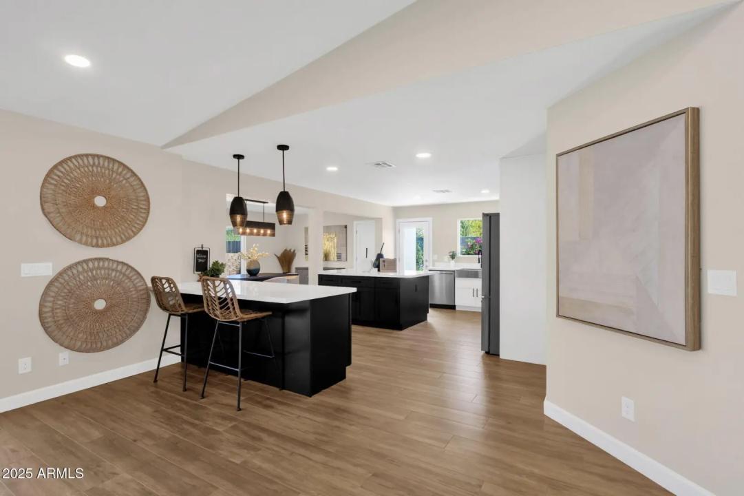 Real Estate Picture 24