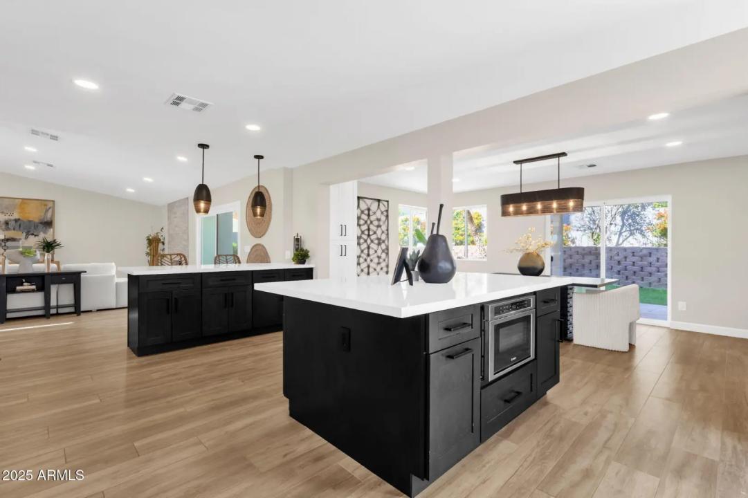 Real Estate Picture 30