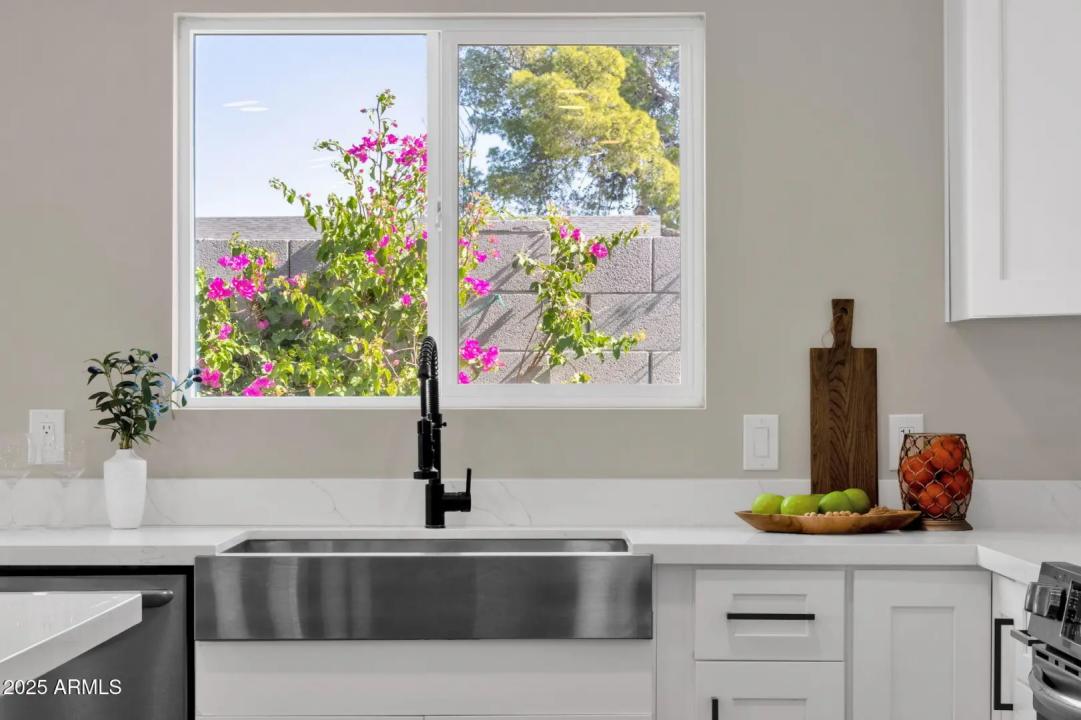 Real Estate Picture 32