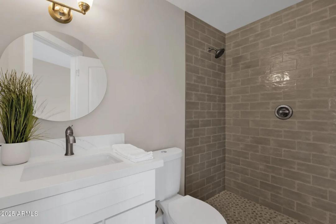 Real Estate Picture 39