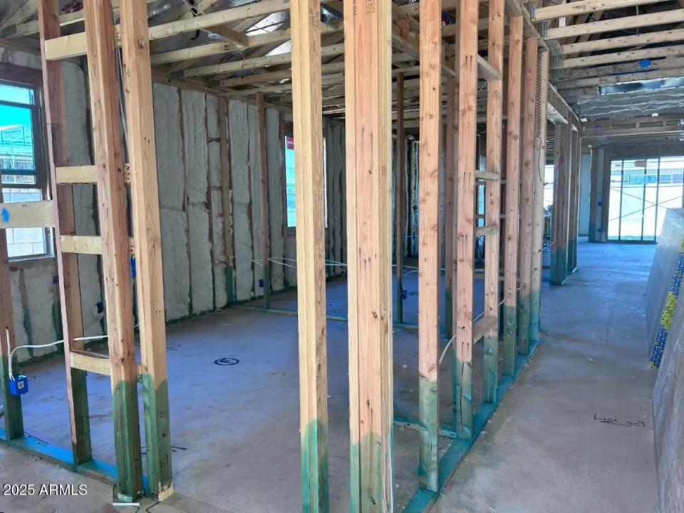 Real Estate Picture 3