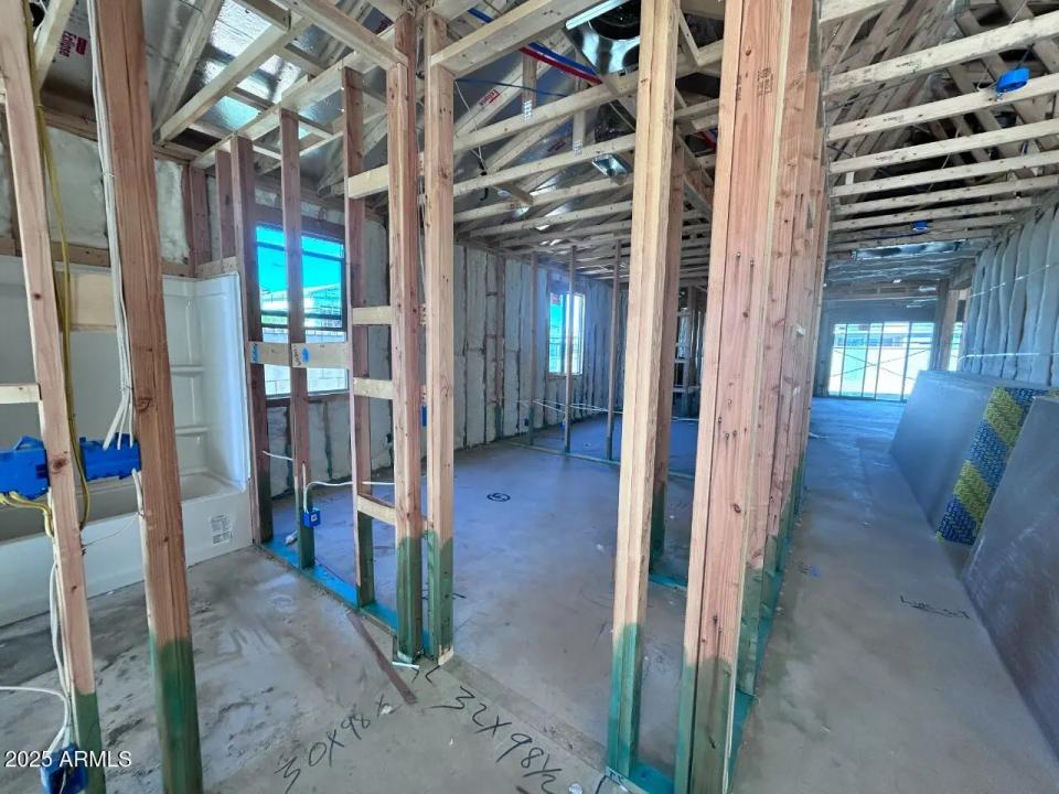 Real Estate Picture 5