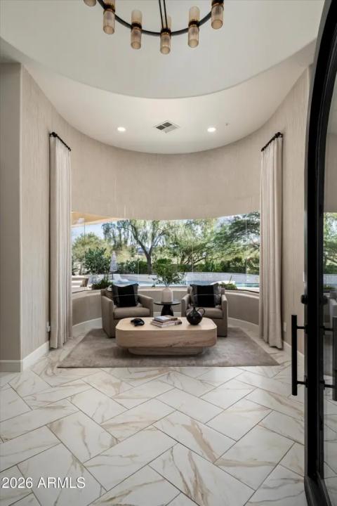 Real Estate Picture 11