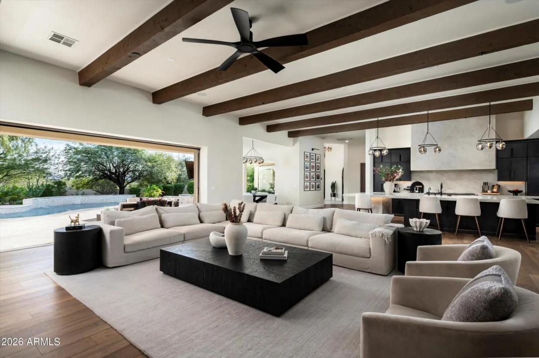 Real Estate Picture 12