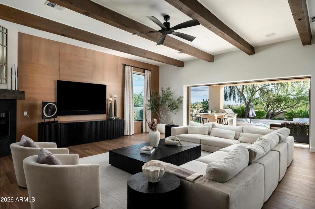 Real Estate Picture 13