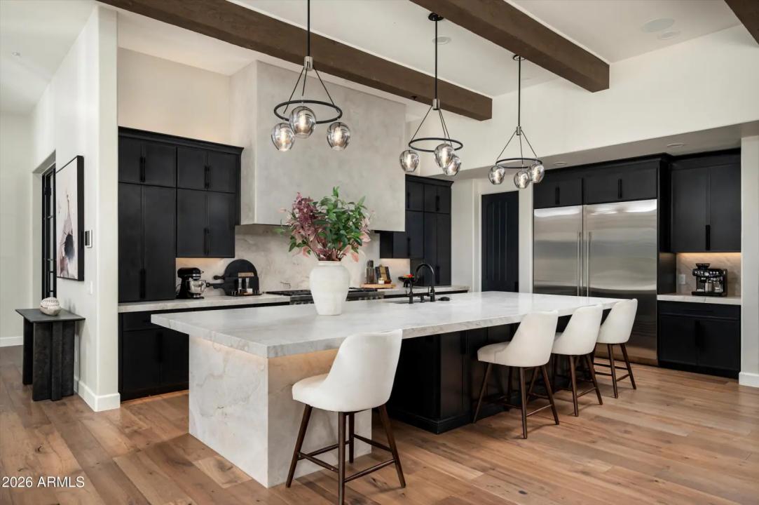 Real Estate Picture 17