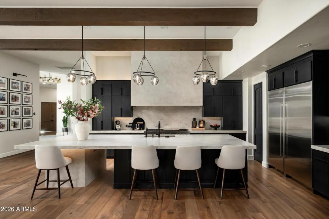 Real Estate Picture 18