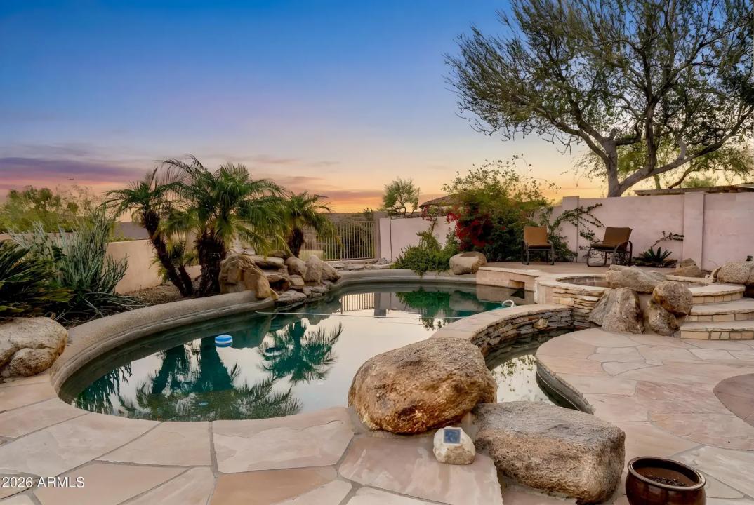 Real Estate Picture 3