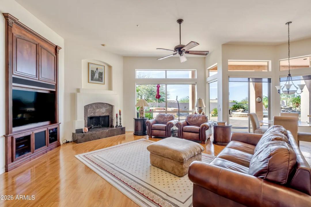 Real Estate Picture 5