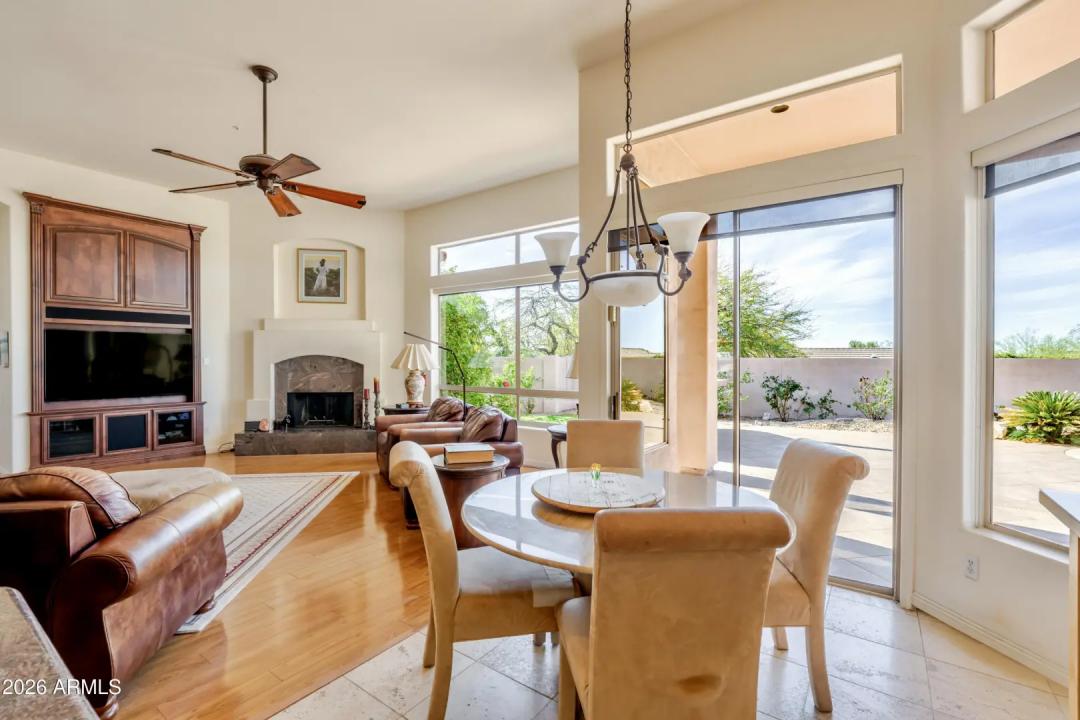 Real Estate Picture 8