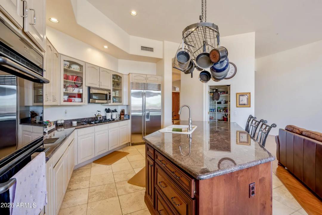 Real Estate Picture 9