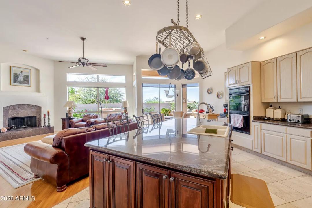 Real Estate Picture 10