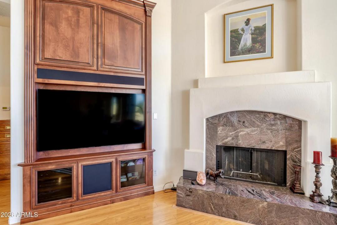 Real Estate Picture 12