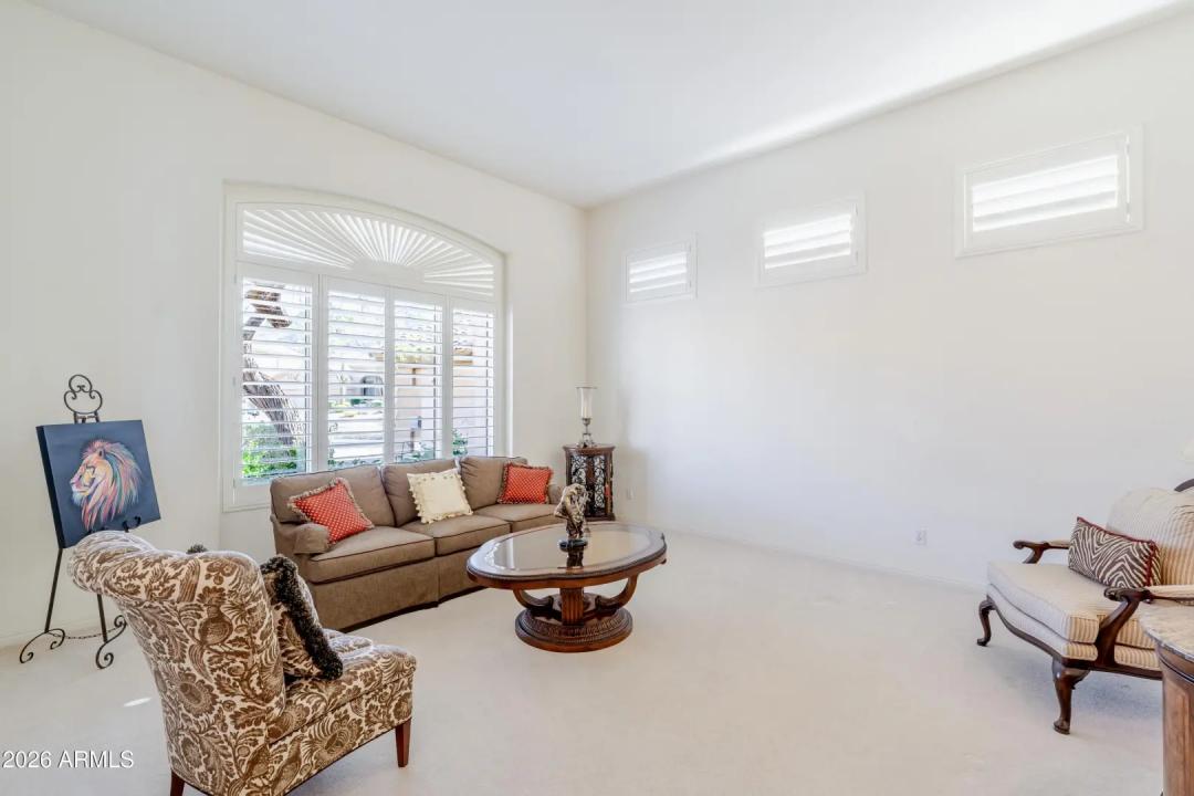 Real Estate Picture 14