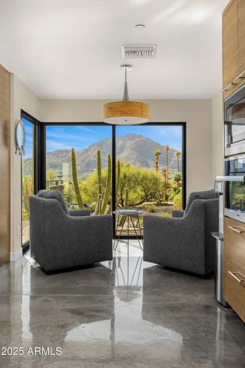 Real Estate Picture 17