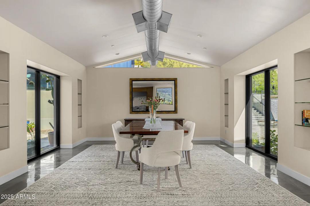 Real Estate Picture 7