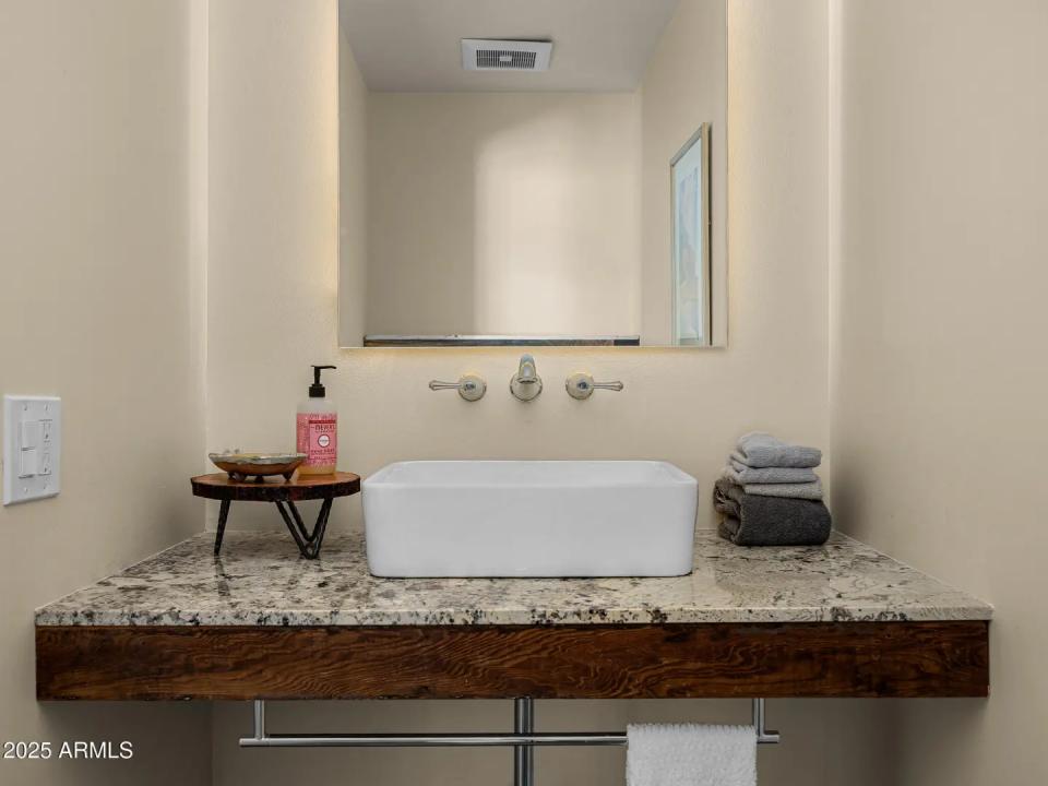 Real Estate Picture 22