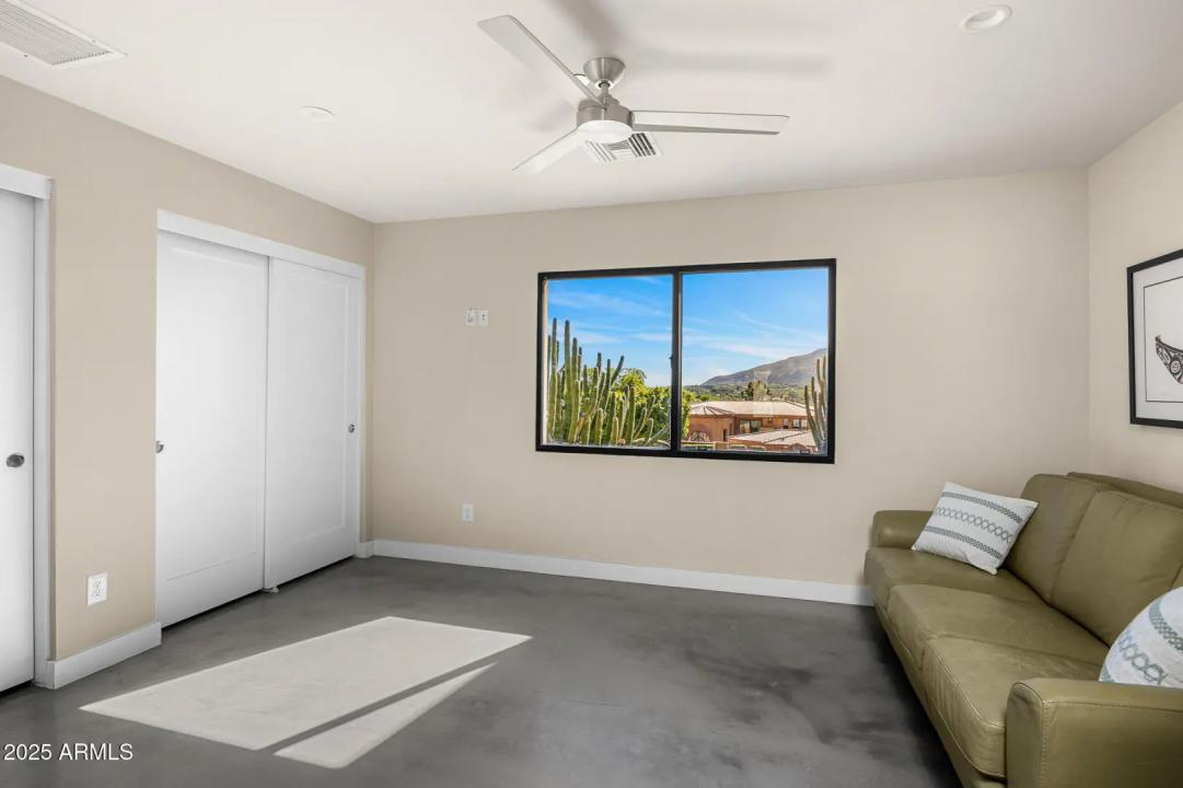 Real Estate Picture 23