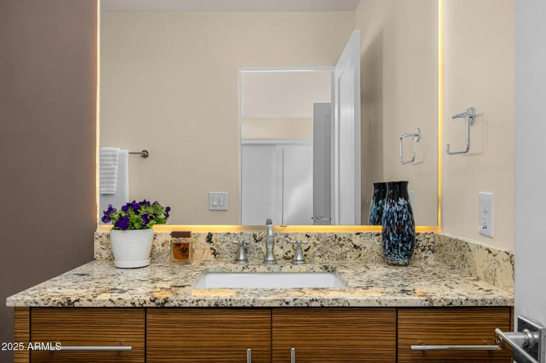 Real Estate Picture 24