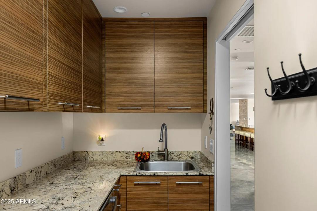 Real Estate Picture 30