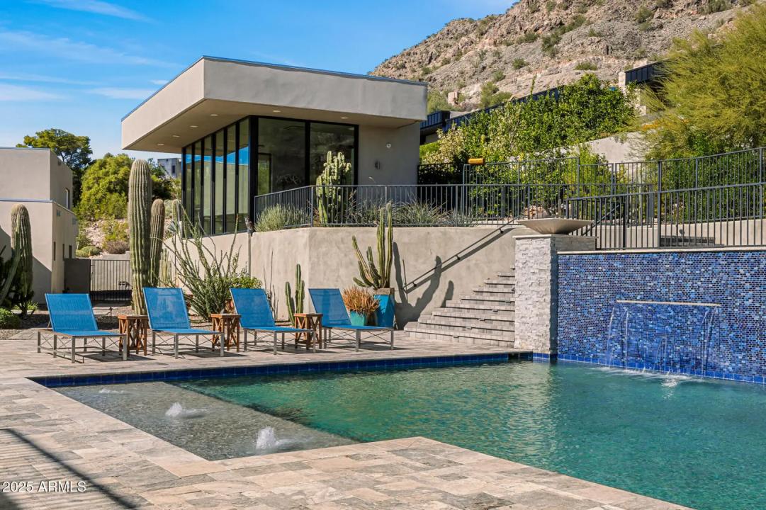 Real Estate Picture 8