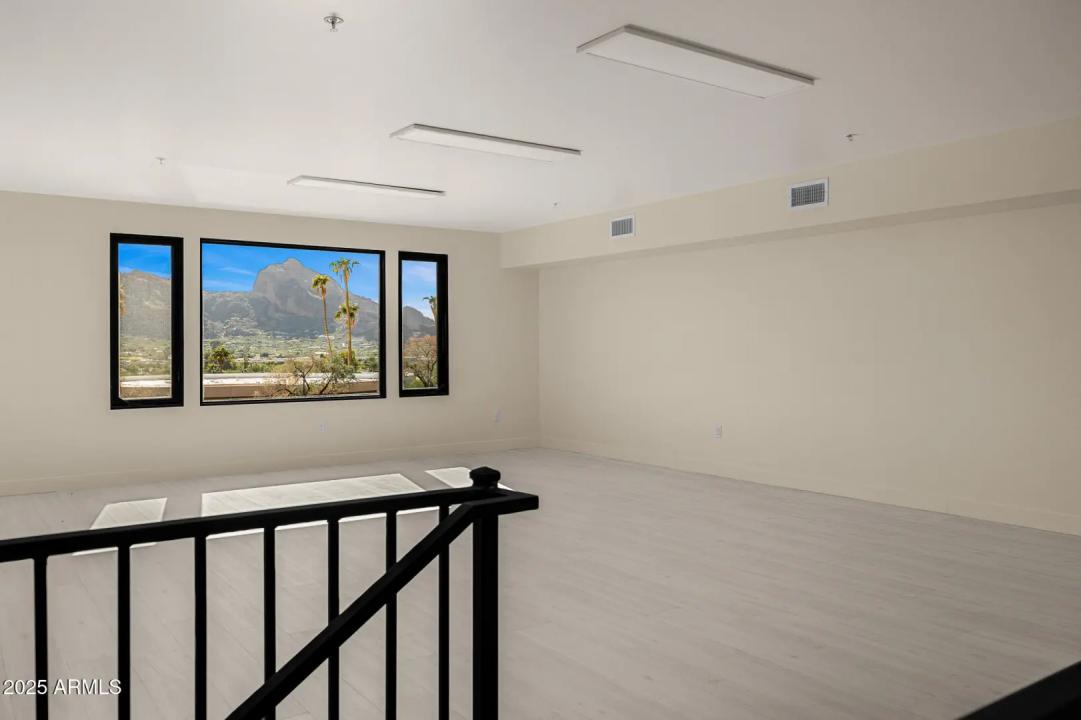 Real Estate Picture 42