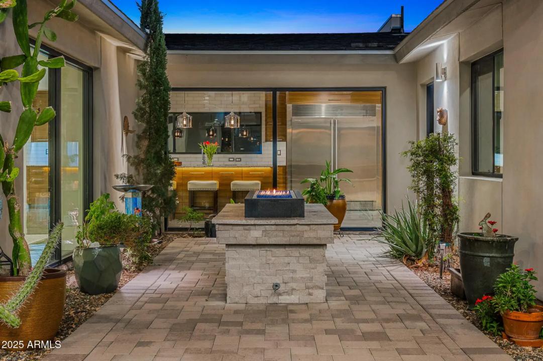 Real Estate Picture 50