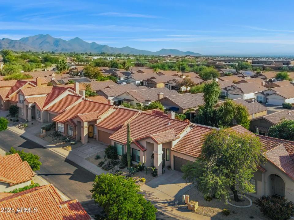 Real Estate Picture 24